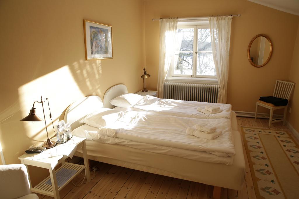 Kaggeholms Slott Bed and Breakfast Ekerö Esterno foto