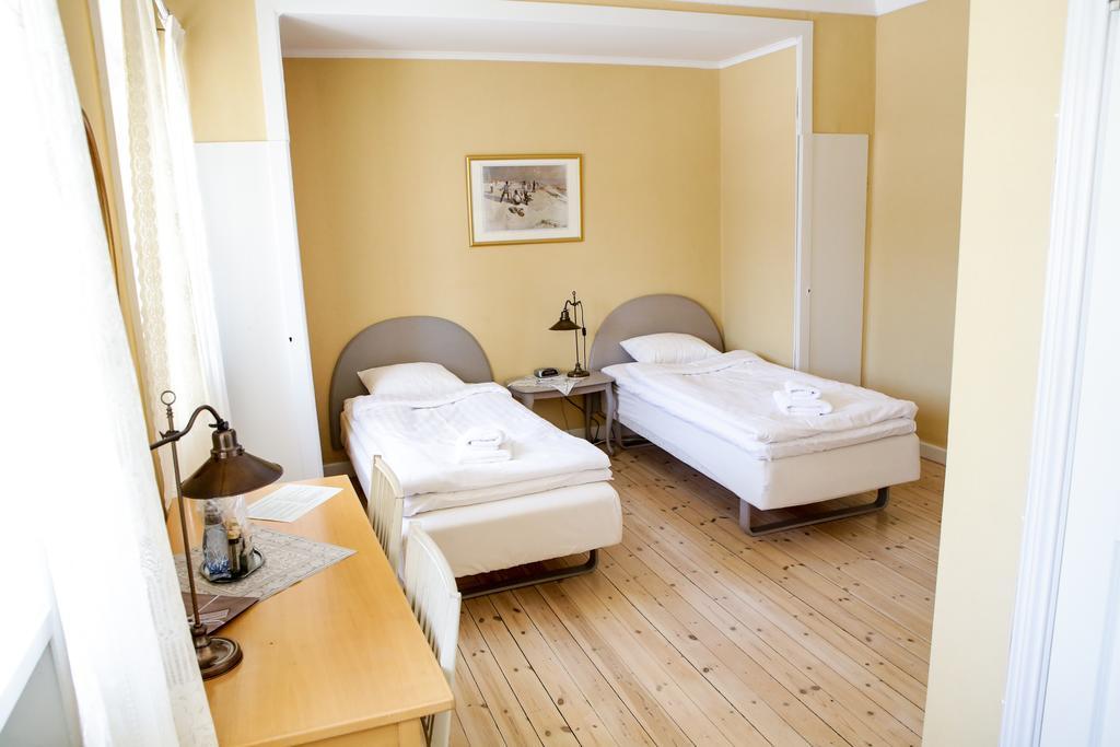 Kaggeholms Slott Bed and Breakfast Ekerö Esterno foto